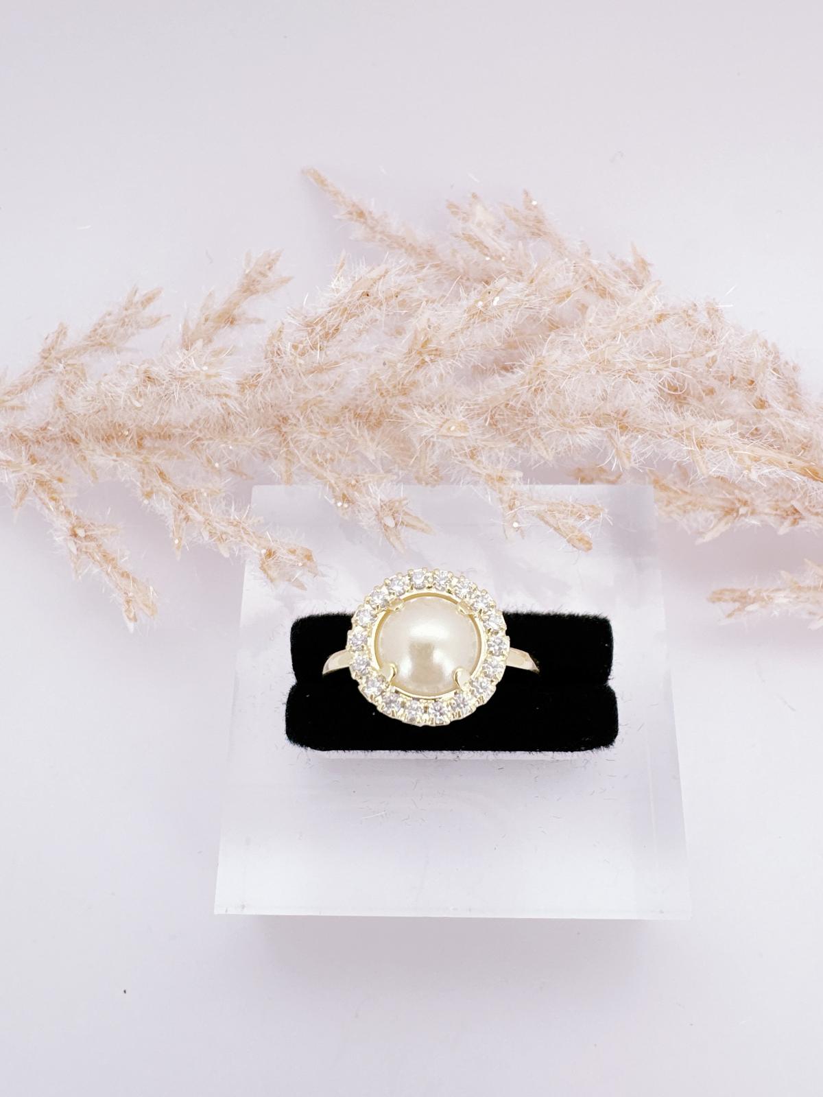 0135- PEARL AND ZIRCONIA RING