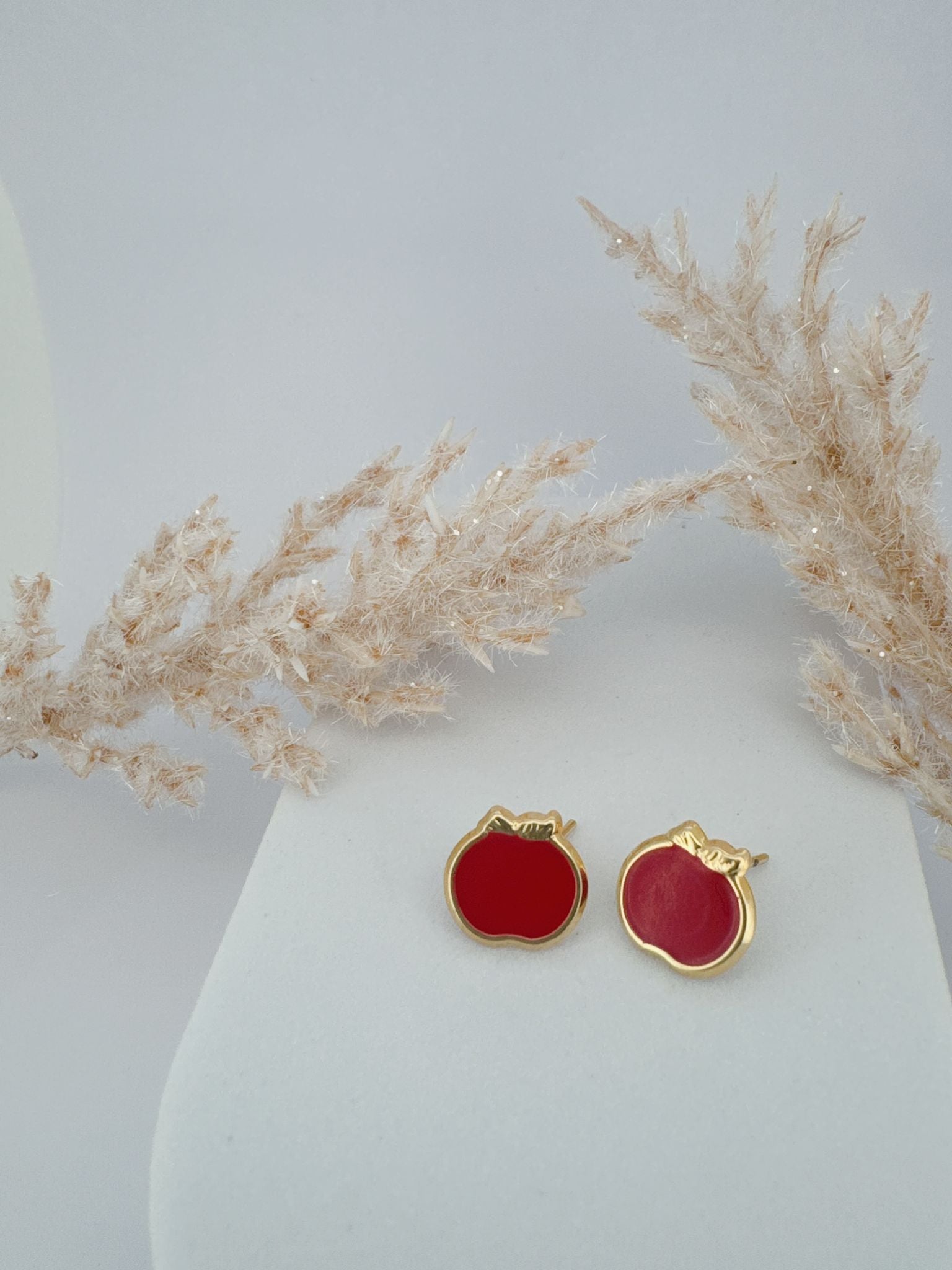 0140- APPLE EARRING