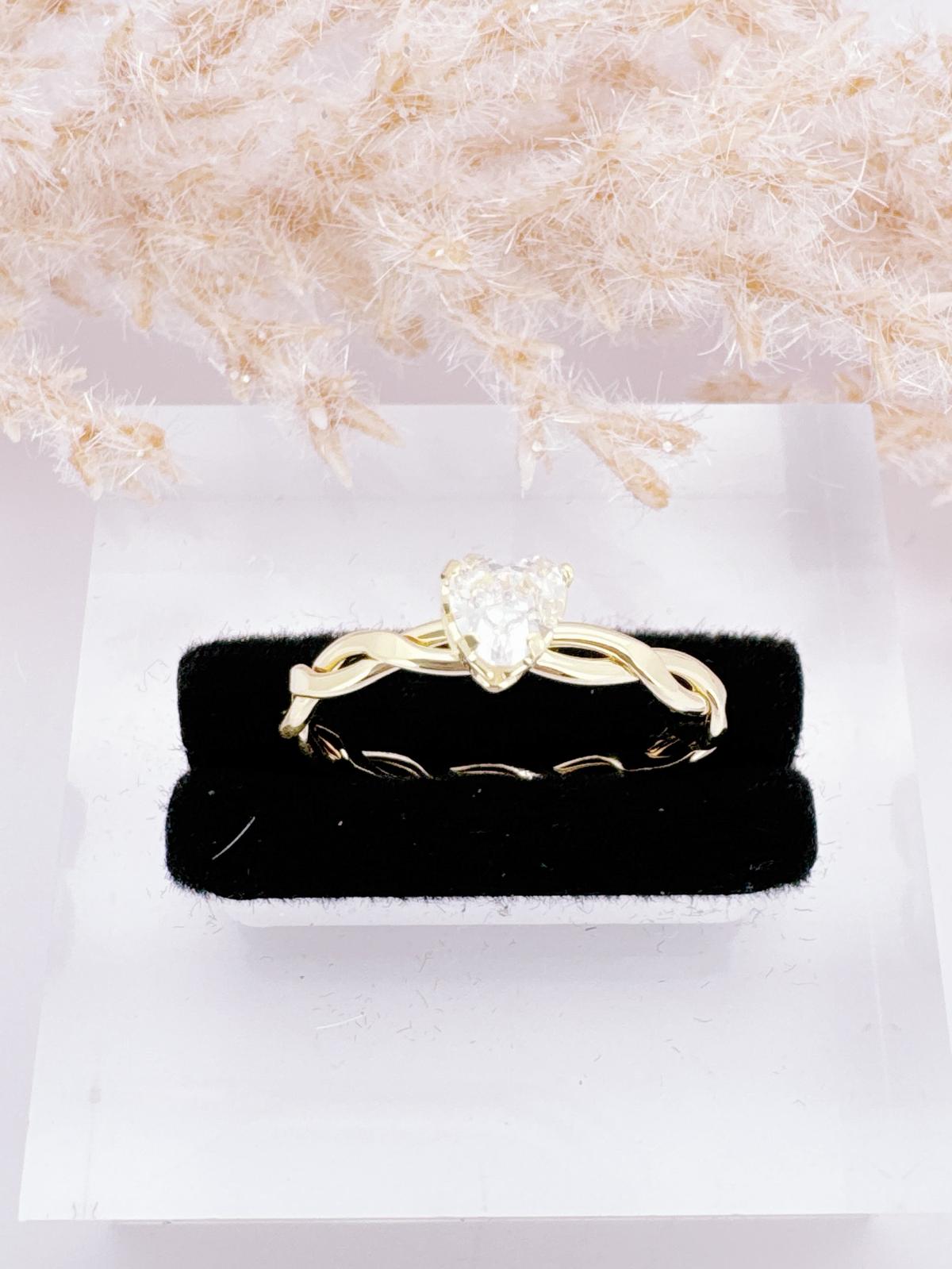 0134- SOLITAIRE RING (ANUK363)