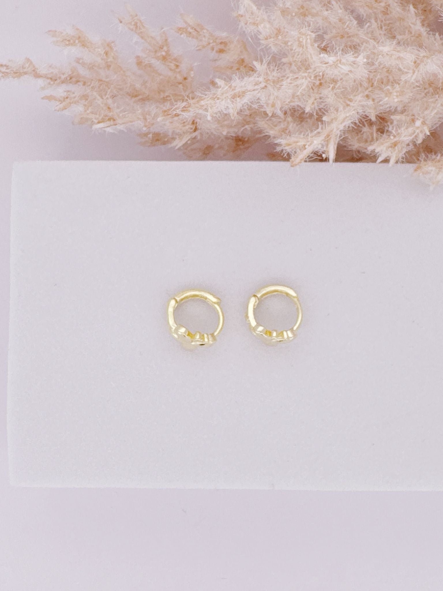 0081- EARRING HOOP WITH BUTTERFLY