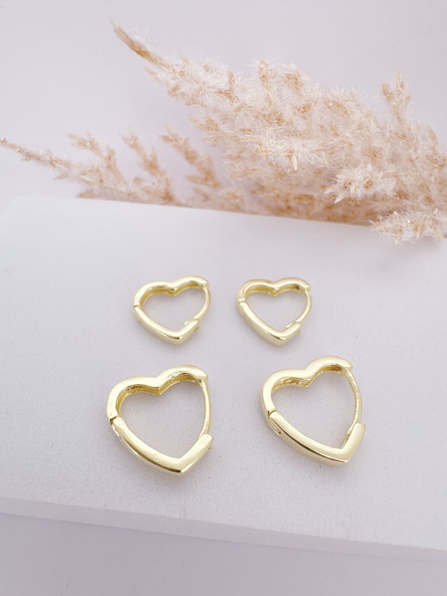 0059/0077 - HEART HOOP EARING