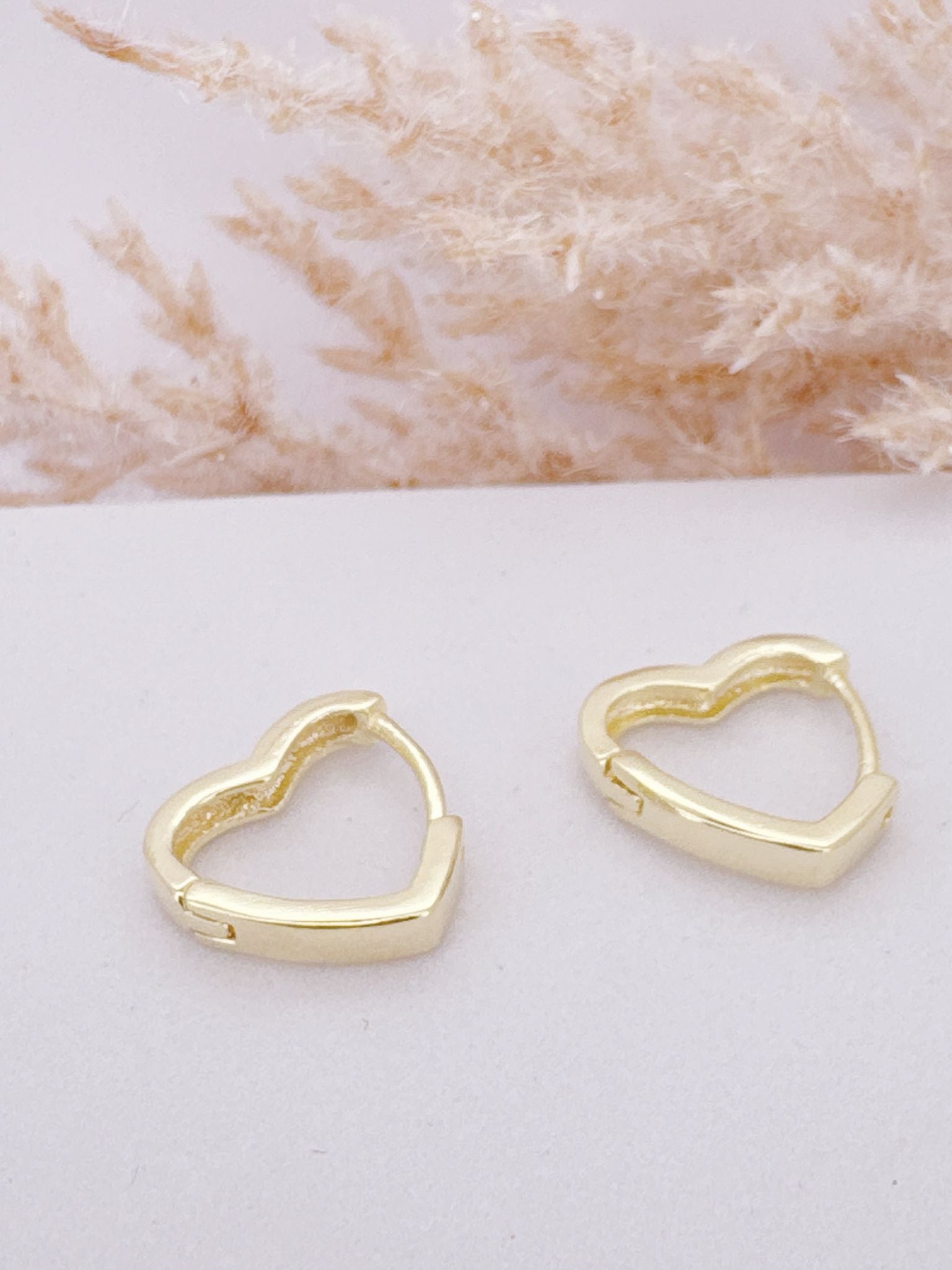 0059/0077 - HEART HOOP EARING