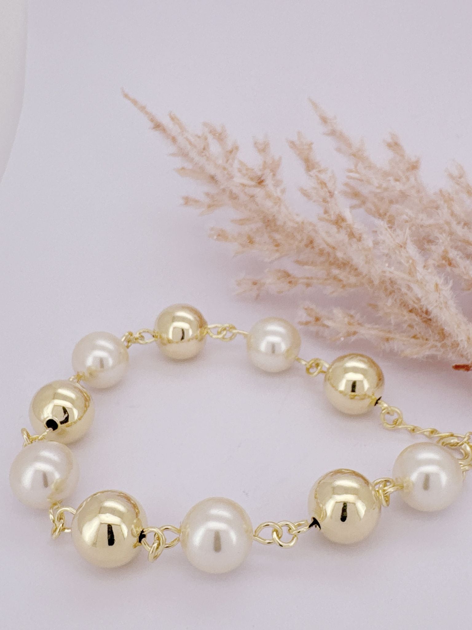 0104- BALL AND PEARL BRACELET