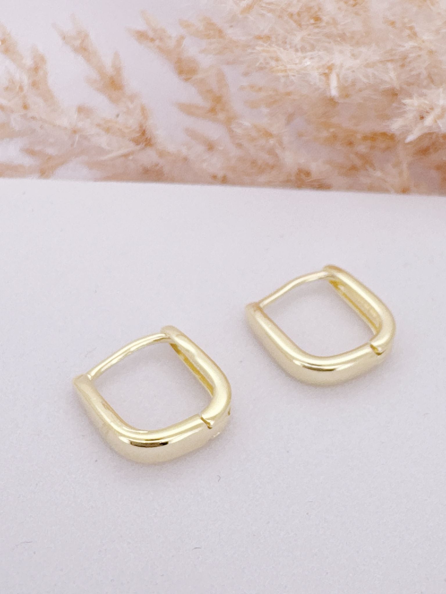 0089- SQUARE SHAPED HOOP EARRING
